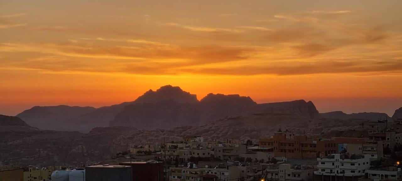 Petra Sunset Bed & Breakfast Bed & Breakfast วาดี มูซา ภายนอก รูปภาพ
